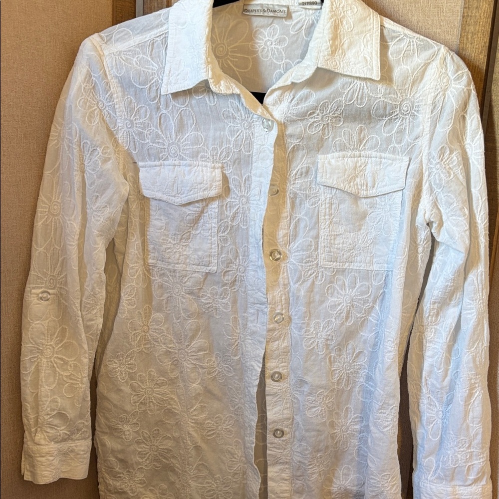 Drapers and Damon’s White Floral Embroidered Button-Up Shirt Small